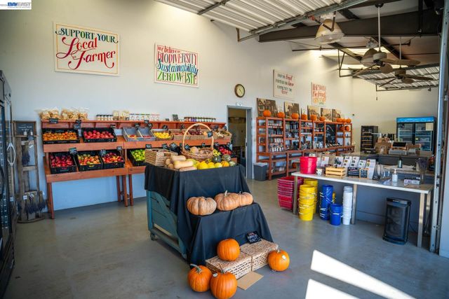 2017 Walnut Blvd, Brentwood, CA 94513