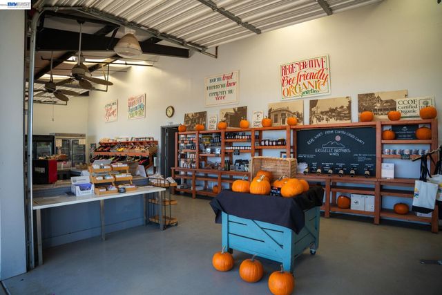 2017 Walnut Blvd, Brentwood, CA 94513