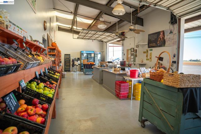 2017 Walnut Blvd, Brentwood, CA 94513