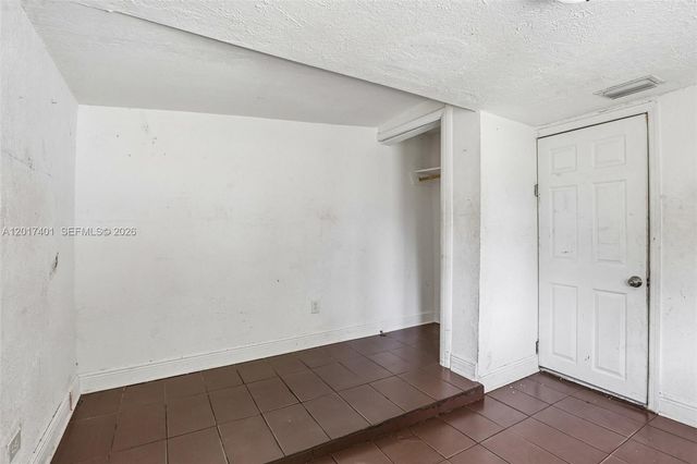 1945 NW 86th St, Miami, FL 33147