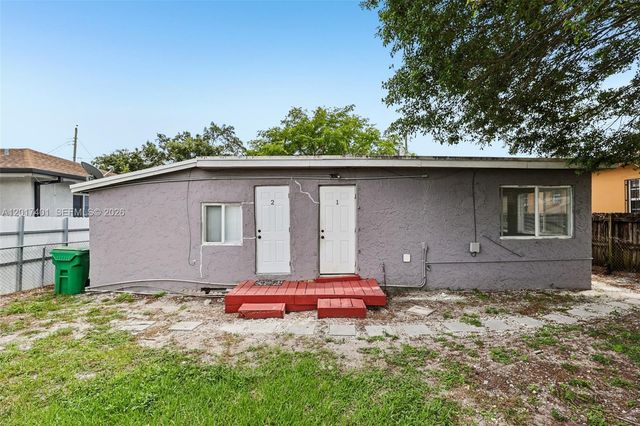 1945 NW 86th St, Miami, FL 33147