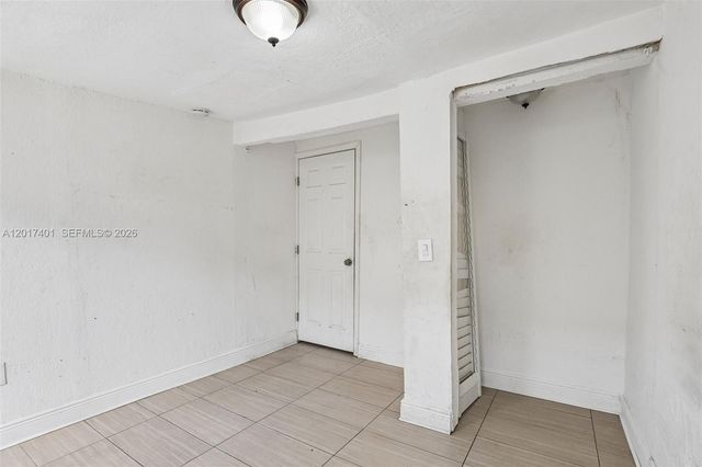 1945 NW 86th St, Miami, FL 33147