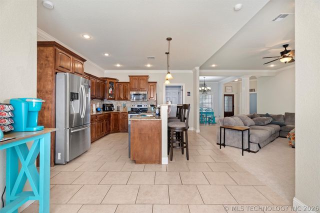 2711 Churchill Drive, Bartlesville, OK 74006