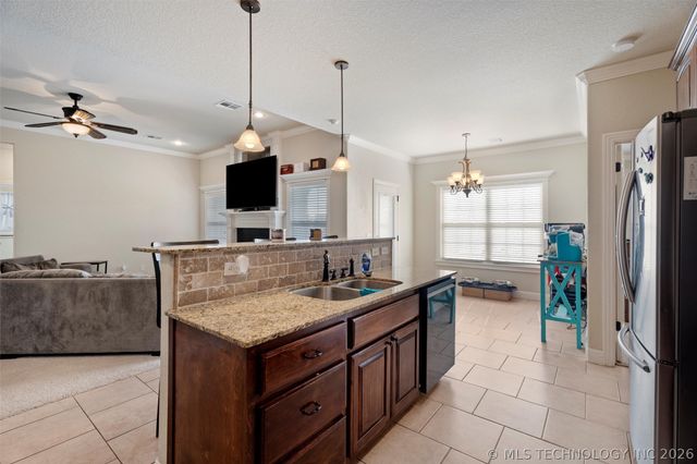 2711 Churchill Drive, Bartlesville, OK 74006