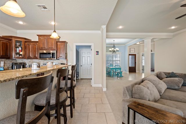 2711 Churchill Drive, Bartlesville, OK 74006