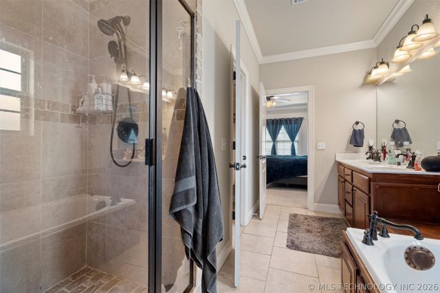 2711 Churchill Drive, Bartlesville, OK 74006