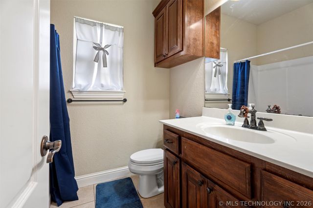 2711 Churchill Drive, Bartlesville, OK 74006