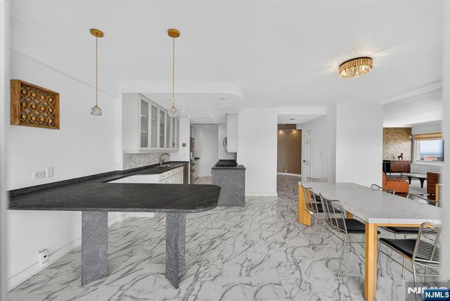 2077 Center Avenue PHB, Fort Lee, NJ 07024