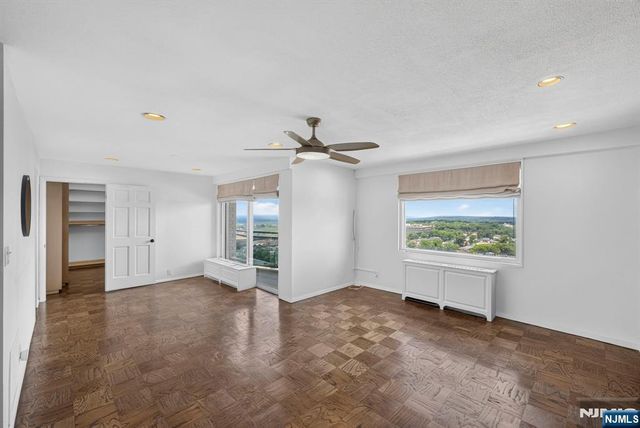 2077 Center Avenue PHB, Fort Lee, NJ 07024
