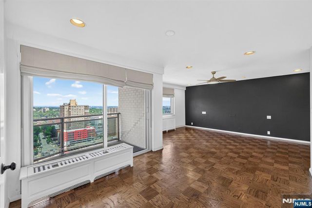 2077 Center Avenue PHB, Fort Lee, NJ 07024