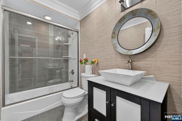 2077 Center Avenue PHB, Fort Lee, NJ 07024