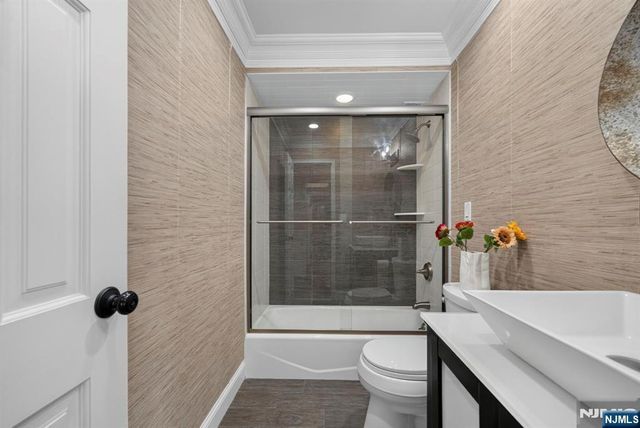 2077 Center Avenue PHB, Fort Lee, NJ 07024