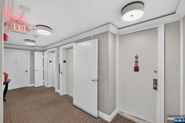 2077 Center Avenue PHB, Fort Lee, NJ 07024