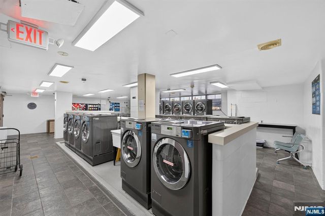 2077 Center Avenue PHB, Fort Lee, NJ 07024