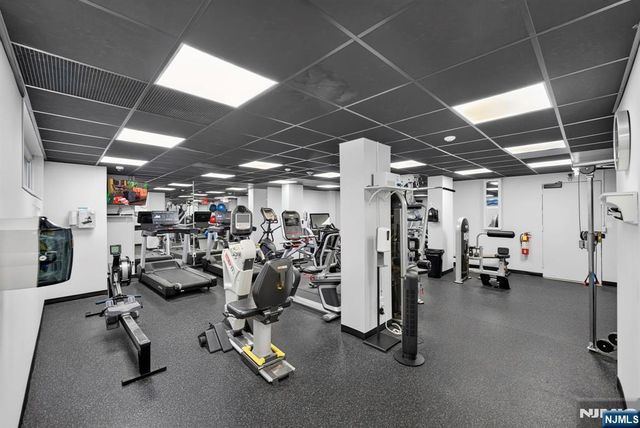 2077 Center Avenue PHB, Fort Lee, NJ 07024