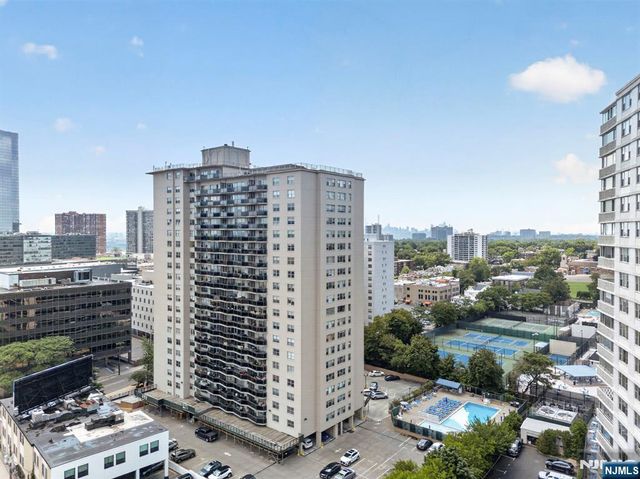 2077 Center Avenue PHB, Fort Lee, NJ 07024