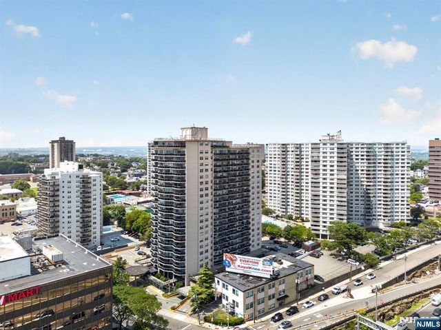 2077 Center Avenue PHB, Fort Lee, NJ 07024