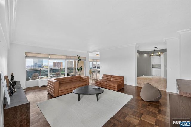 2077 Center Avenue PHB, Fort Lee, NJ 07024