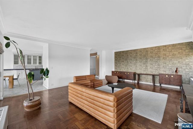 2077 Center Avenue PHB, Fort Lee, NJ 07024