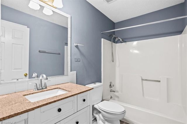 265 Olde Vineyard Court, Winston-salem, NC 27104