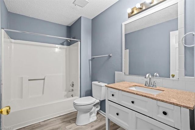 265 Olde Vineyard Court, Winston-salem, NC 27104