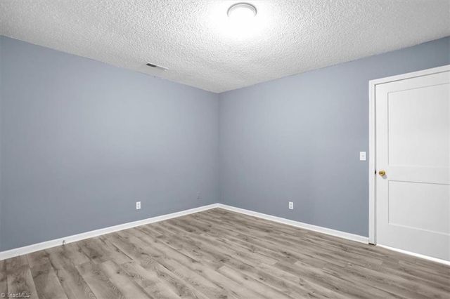 265 Olde Vineyard Court, Winston-salem, NC 27104