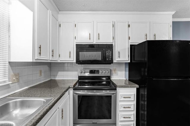 265 Olde Vineyard Court, Winston-salem, NC 27104