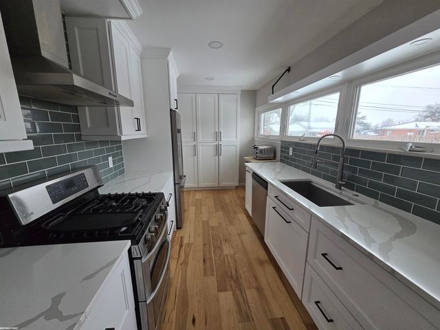 22324 Spitzley Street, Clinton Twp, MI 48035