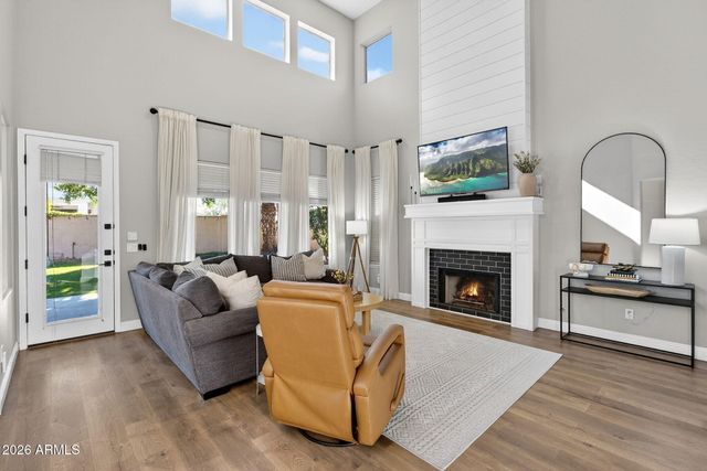 841 W HACKBERRY Drive, Chandler, AZ 85248