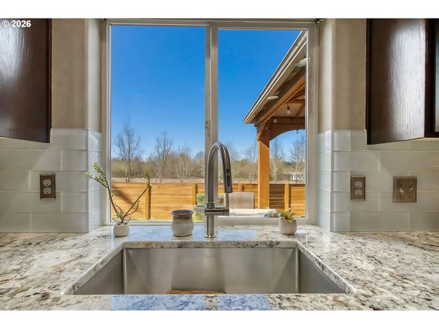 59016 TIMBERLINE Ave, St Helens, OR 97051