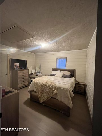 35 Buffalo Rd, Oneida, TN 37841