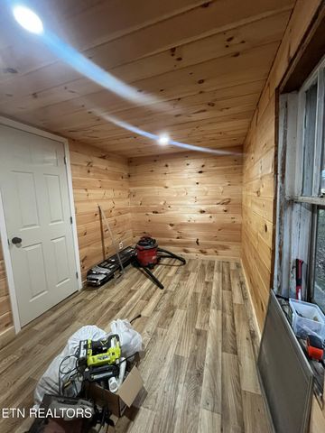 35 Buffalo Rd, Oneida, TN 37841