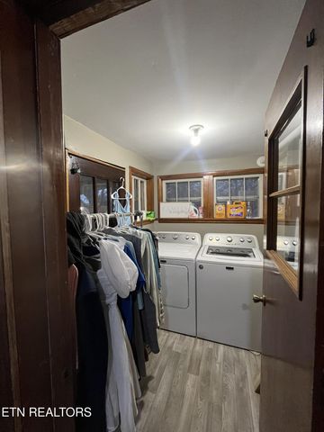 35 Buffalo Rd, Oneida, TN 37841