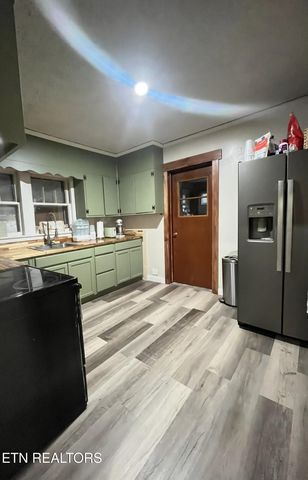 35 Buffalo Rd, Oneida, TN 37841