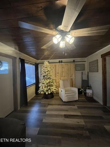 35 Buffalo Rd, Oneida, TN 37841