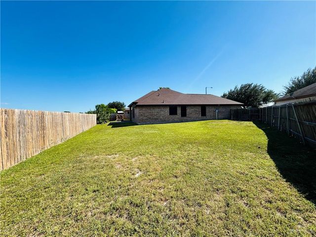 707 E 8th Street, San Juan, TX 78589