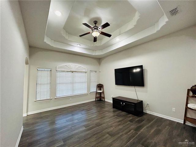 707 E 8th Street, San Juan, TX 78589