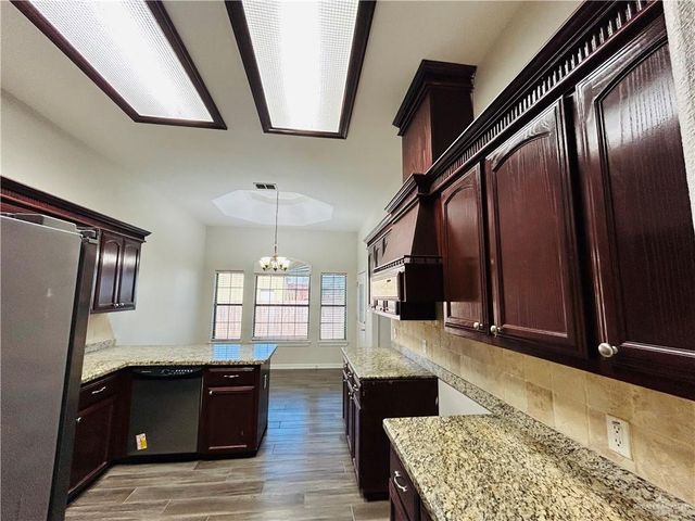 707 E 8th Street, San Juan, TX 78589