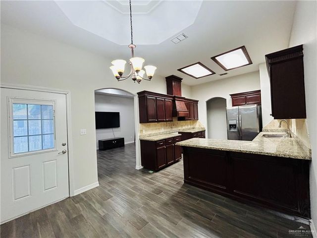 707 E 8th Street, San Juan, TX 78589