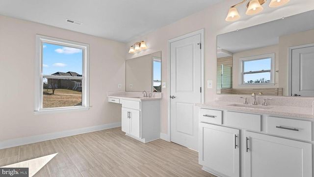 143 HILLSDALE DR, Fredericksburg, VA 22405