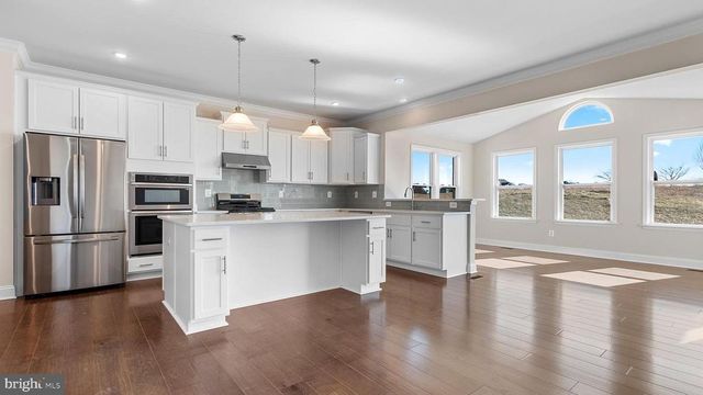 143 HILLSDALE DR, Fredericksburg, VA 22405