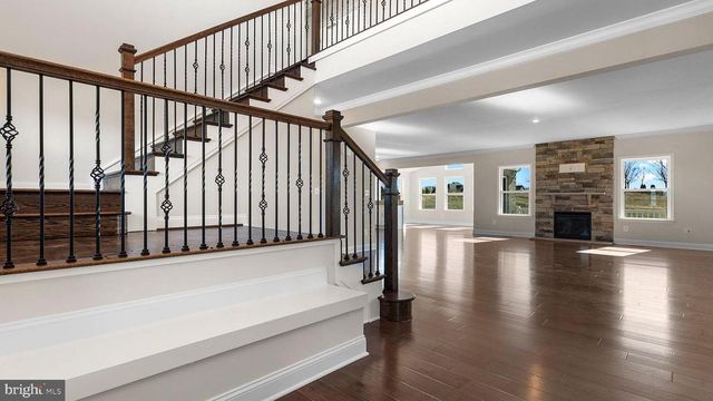 143 HILLSDALE DR, Fredericksburg, VA 22405