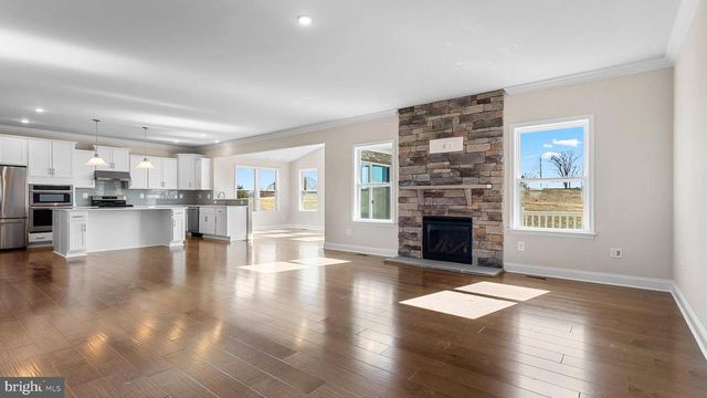 143 HILLSDALE DR, Fredericksburg, VA 22405