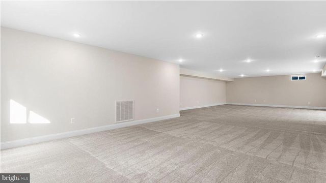 143 HILLSDALE DR, Fredericksburg, VA 22405