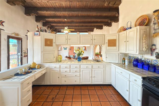 54 Rons Road, Santa Fe, NM 87508