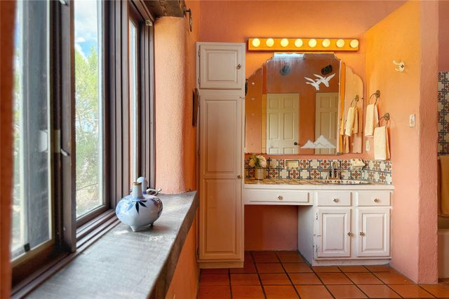54 Rons Road, Santa Fe, NM 87508