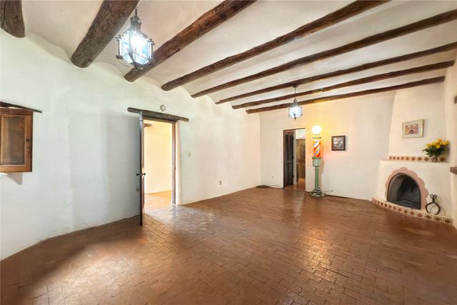 54 Rons Road, Santa Fe, NM 87508