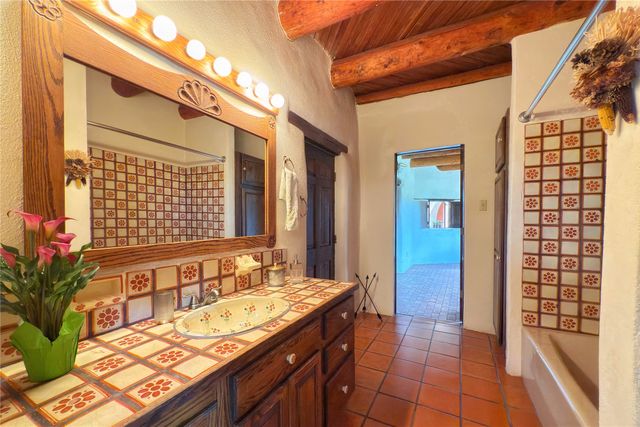 54 Rons Road, Santa Fe, NM 87508