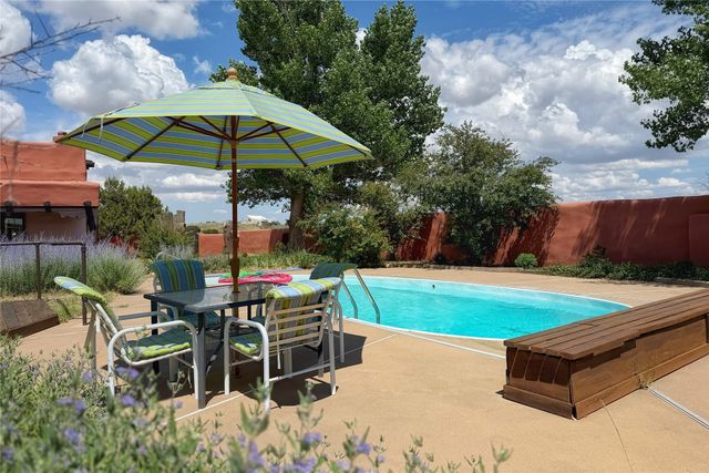 54 Rons Road, Santa Fe, NM 87508