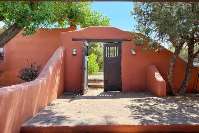 54 Rons Road, Santa Fe, NM 87508